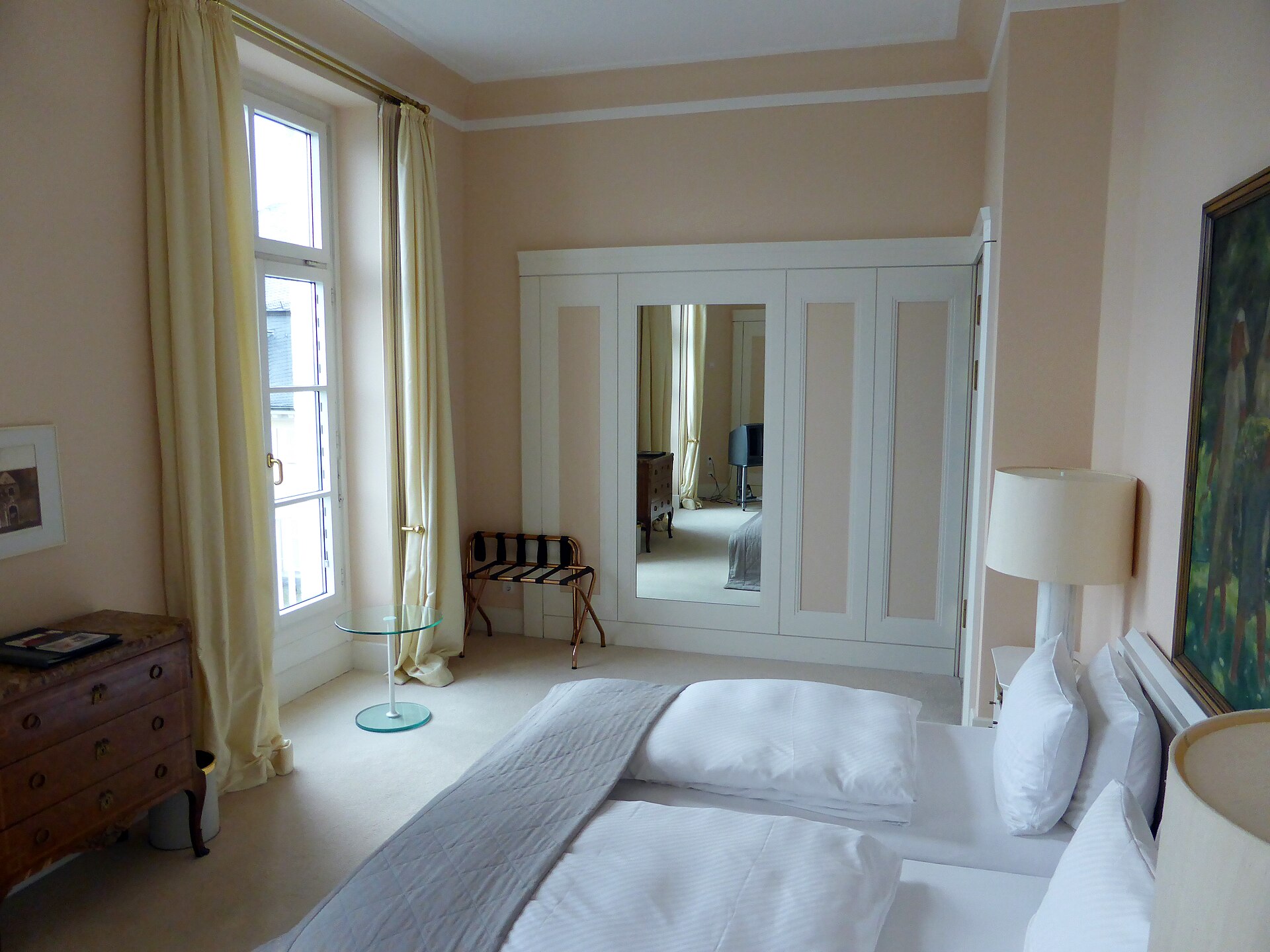 Licensed hotel suite photograph